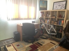 Building Photo - 520 Carr Dr