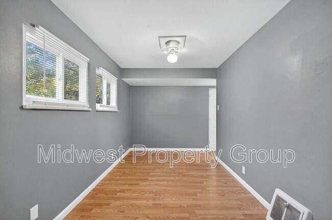 Photo - 148 Glen Garry Rd House