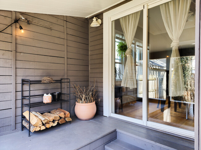 Back porch - 31 Palisade Park