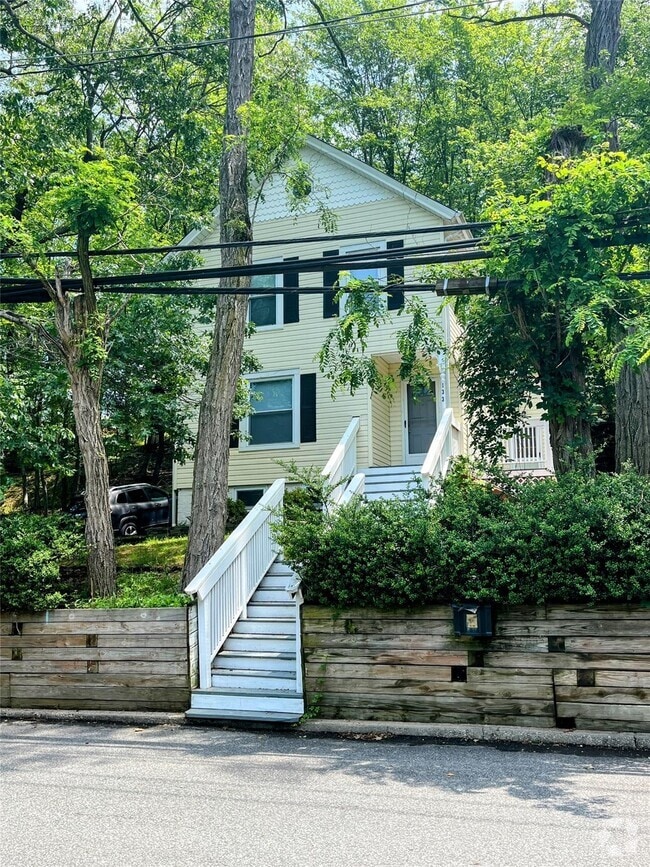 Building Photo - 133 Liberty Ave