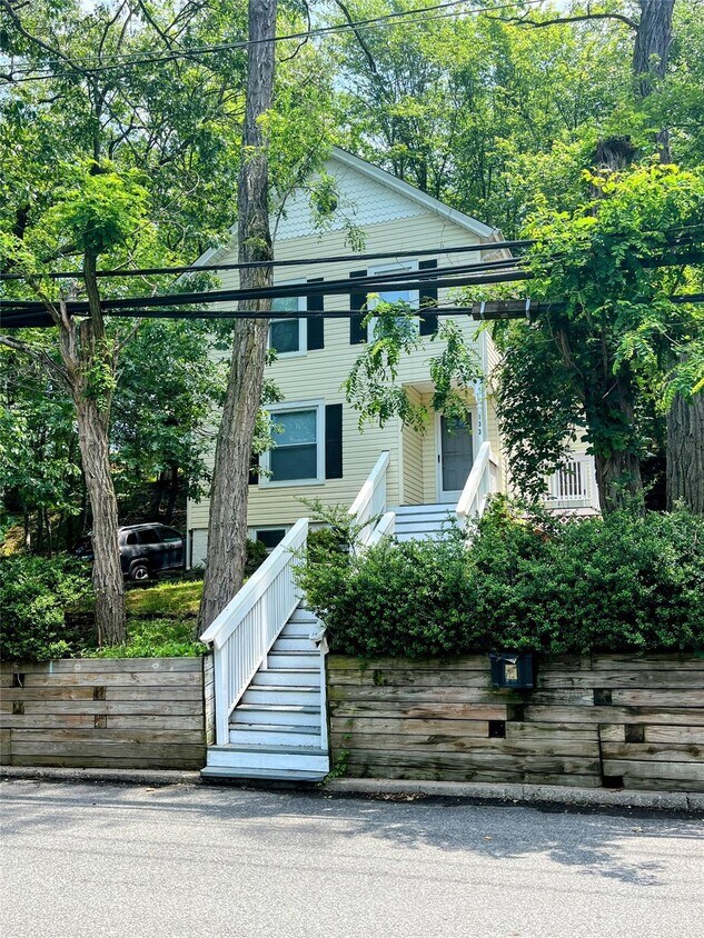 Foto principal - 133 Liberty Ave
