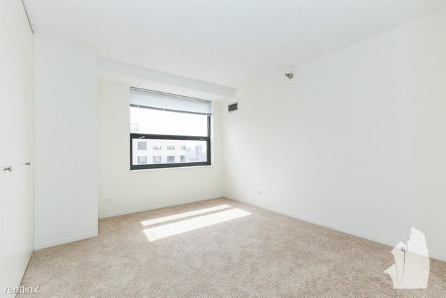 Building Photo - 113 N Dearborn St