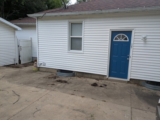Side Door - 127 pleasant Ave