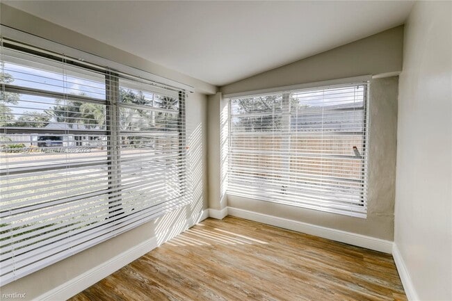 Building Photo - 3 br, 1 bath House - 1325 NE 2nd Ave