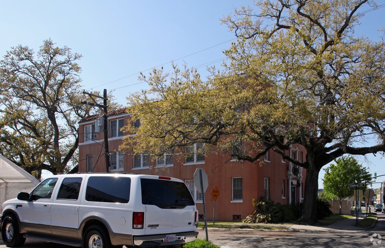 614 Metairie Rd, Metairie, LA 70005 Apartments in Metairie, LA