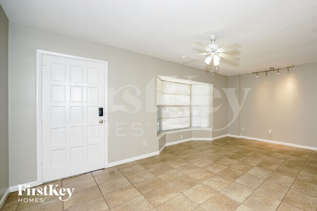 Foto del edificio - 1337 Mardrake Rd