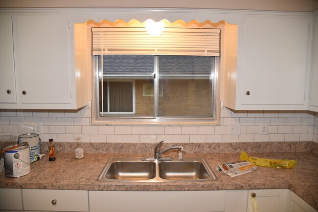 Building Photo - 1700 Liberty Dr
