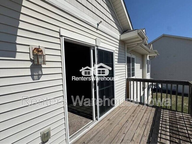 Foto del edificio - 1624 NW Prairie Lakes Dr