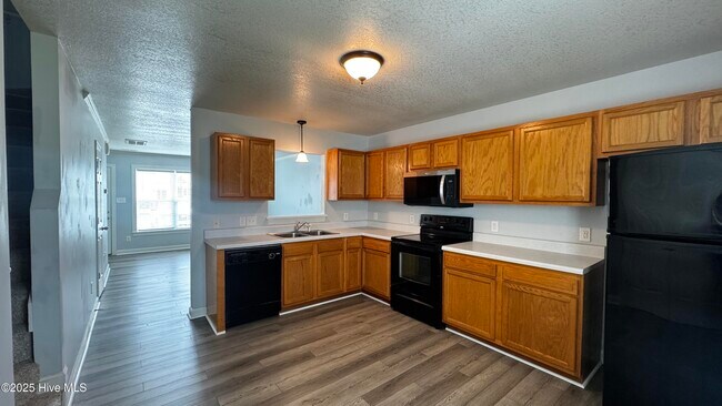 Foto del edificio - 101 Bridgewood Dr
