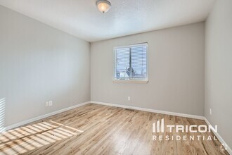 Building Photo - 4475 Parfet St