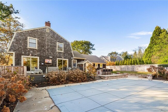 Foto del edificio - 138 Carroll Ave