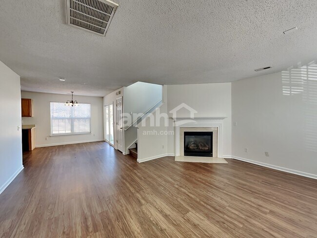 Building Photo - 3012 Secret Garden Court