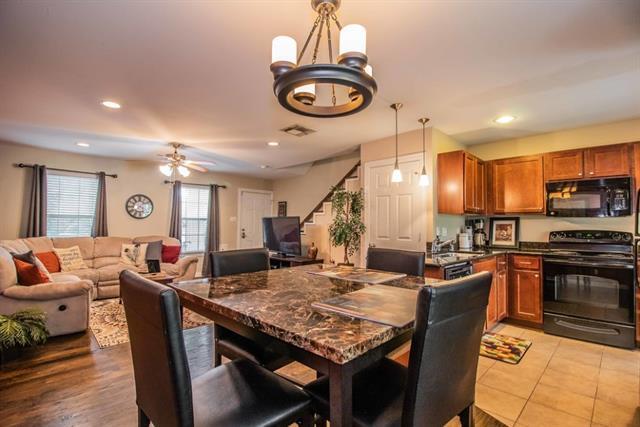 Building Photo - 2824 Minert St