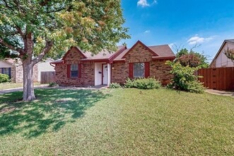 Building Photo - 7637 Val Verde Dr