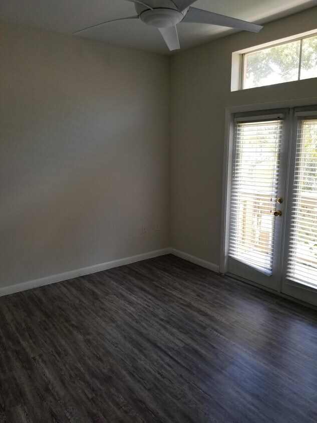 Foto del edificio - 4767 Via Palm Lakes