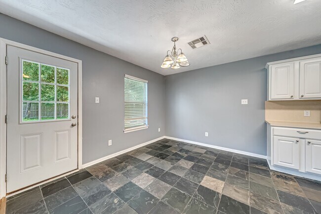 Foto del edificio - 16393 Ryan Guinn Way