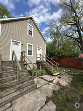 Building Photo - 2122 Elston St