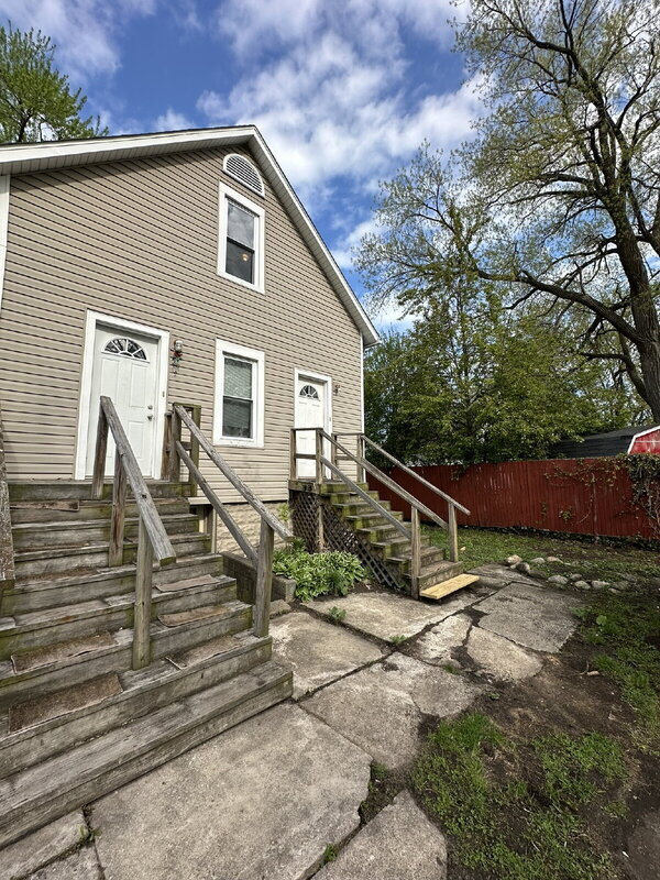 Primary Photo - 2122 Elston St