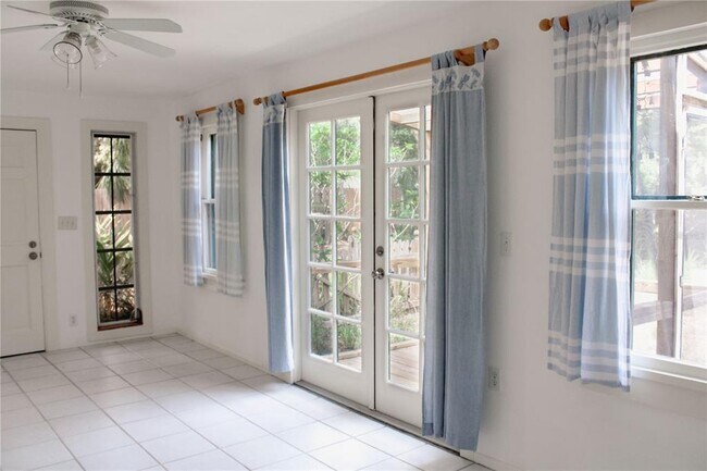Foto del edificio - 4225 Bradenton Rd