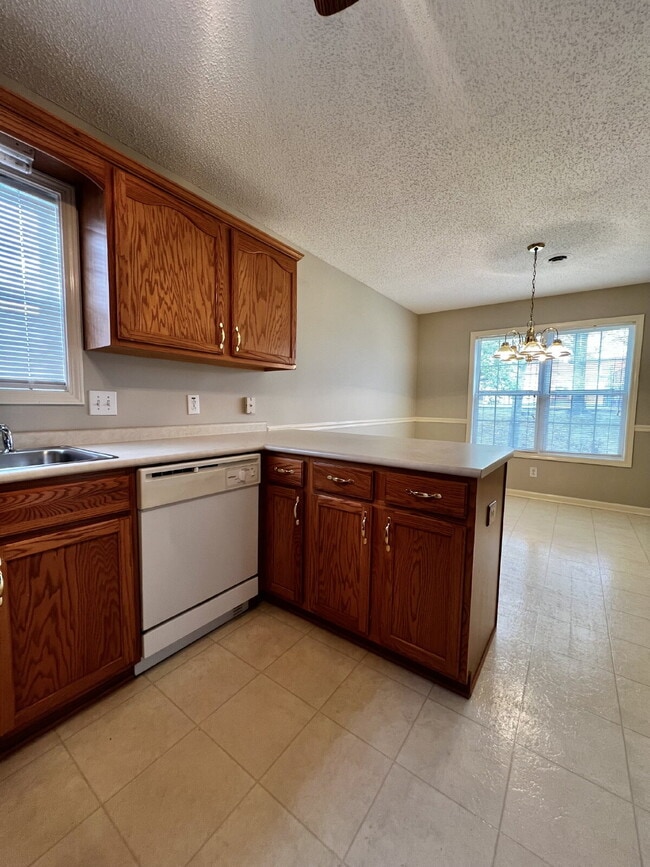 Building Photo - 3427 Poplar Hill