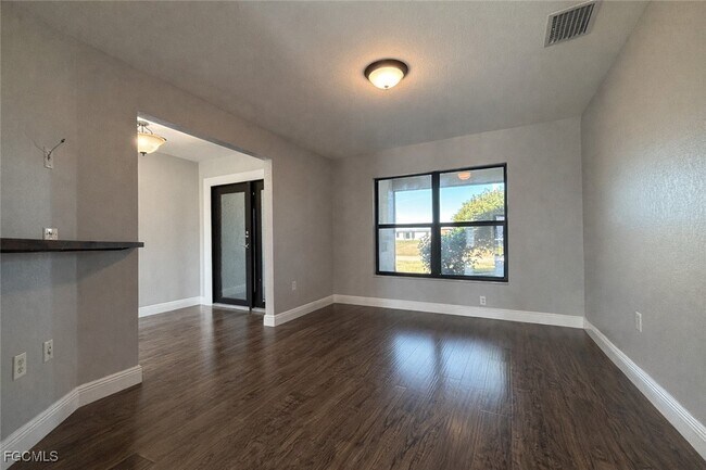 Foto del edificio - 1222 NE 40th Terrace