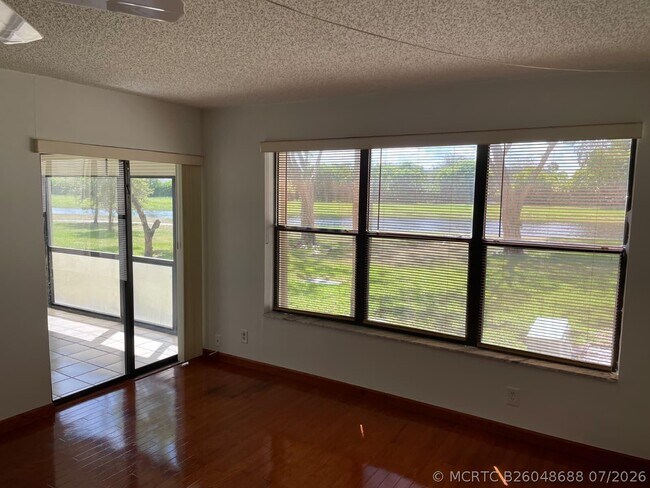 Foto del edificio - 2322 S Cypress Bend Dr