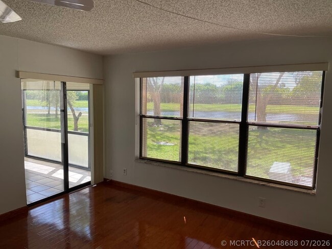 Building Photo - 2322 S Cypress Bend Dr