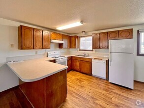 Building Photo - 4838 Basswood Dr