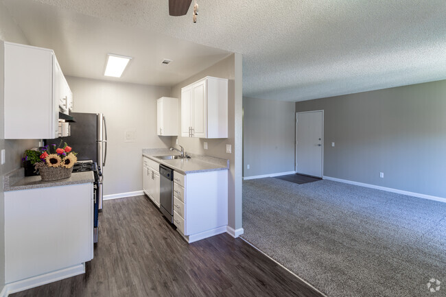 1HAB, 1BA - 750 ft² - Pinewood