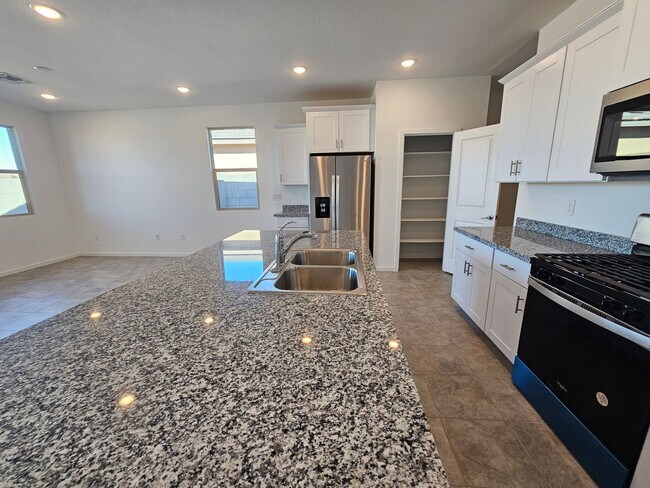 Building Photo - 3 BEDROOM 2 BATH NEW BUILD  AVAILABE NOW M...