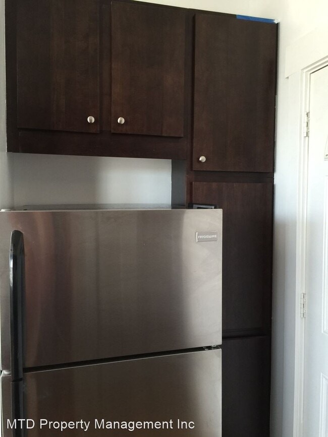 Building Photo - 1004 W Loyola Ave