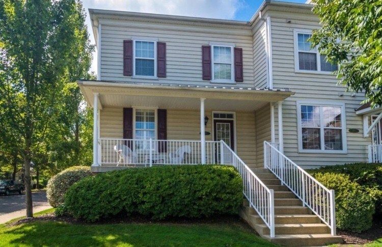 Primary Photo - 408 Lantern Dr