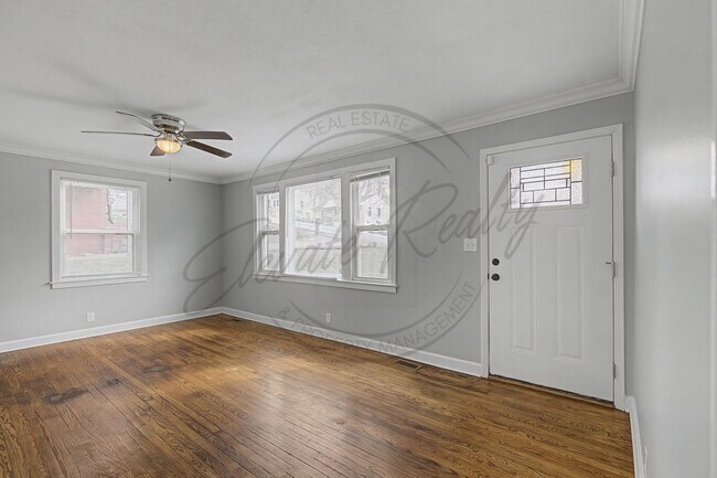 Foto del edificio - Four Bedroom Ranch with Finished Basement in Clarksville!