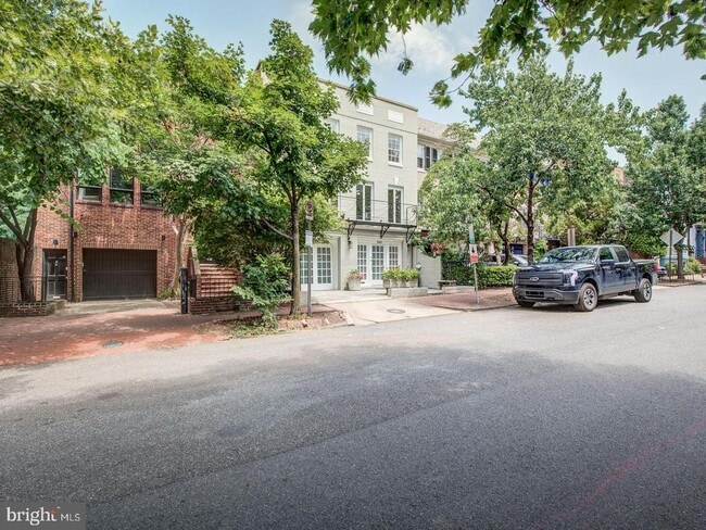 Building Photo - 3147 O St NW