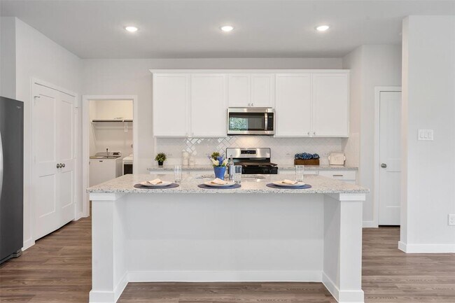 Building Photo - 8135 Arrowroot Ln