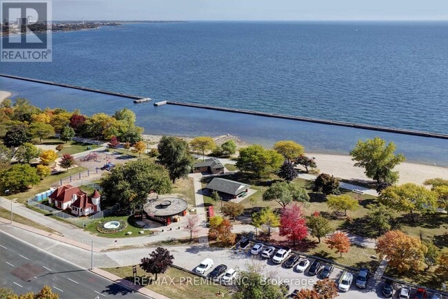 Photo du bâtiment - 1928-1928 Lake Shore Blvd W