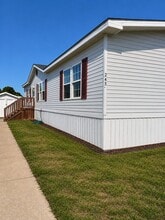 Building Photo - 2500 Mann Rd