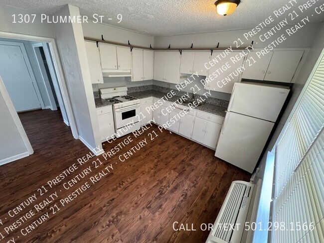 Building Photo - 1307 Plummer St