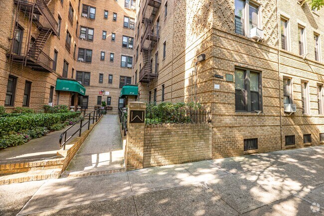 Building Photo - Windsor Equities Owners