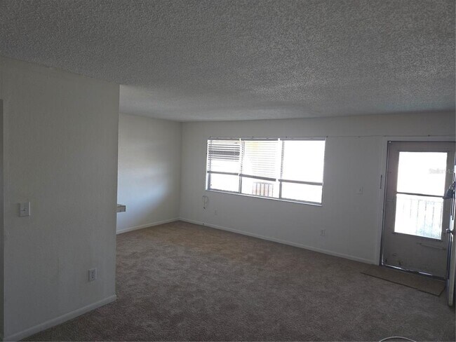 Foto del edificio - 2525 W Bay Dr