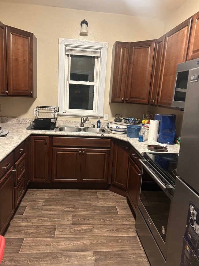 Kitchen - 527 N Broad