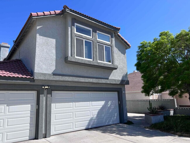Building Photo - 1506 Champagne Cir
