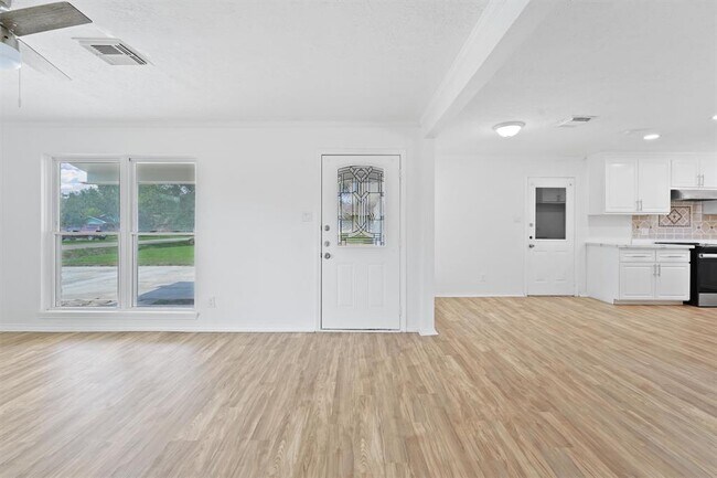 Foto del edificio - 606 Meadowlawn St