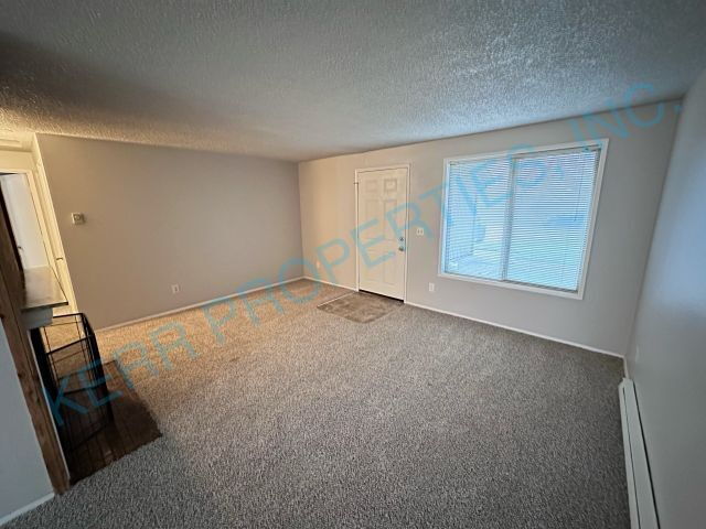 Foto del edificio - Charming 2-Bed Retreat with 875 Sq Ft of Comfort in Troutdale!