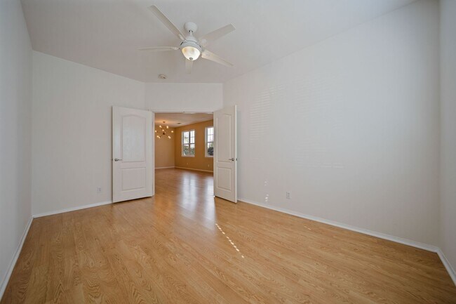 Foto del edificio - Cozy Stevenson Ranch Home on a Quiet Cul-De-Sac