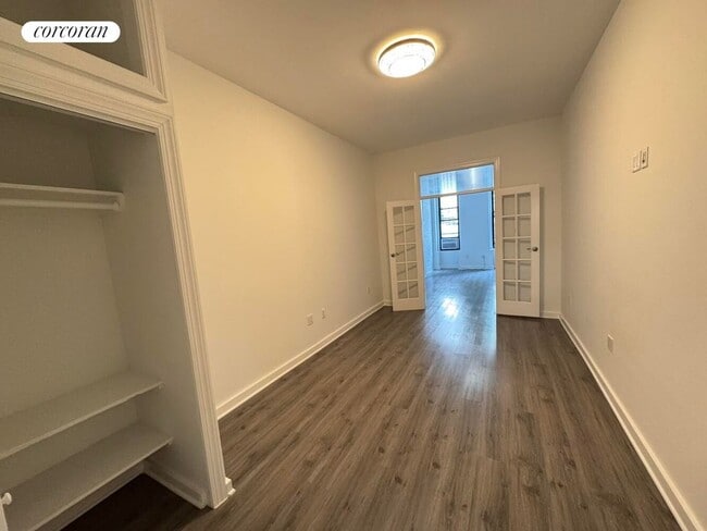 Building Photo - 320 W 47th St