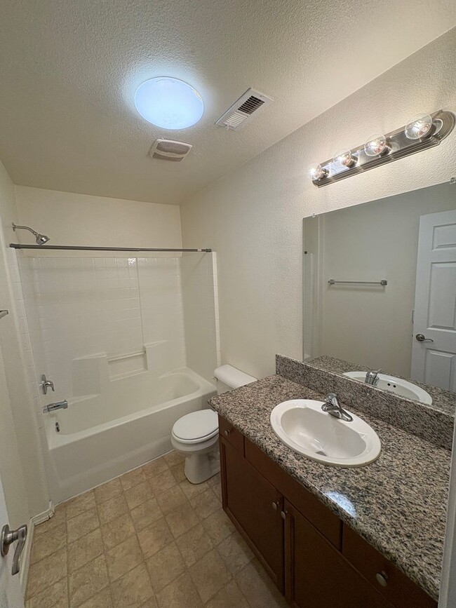 Building Photo - 2111 Bella Oaks Dr