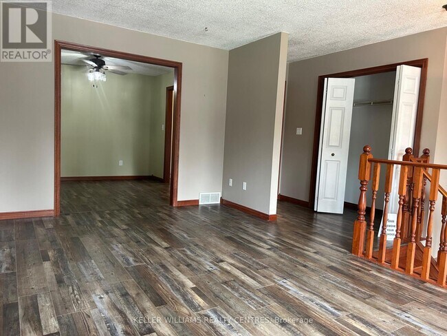 Building Photo - 306 McKellar St
