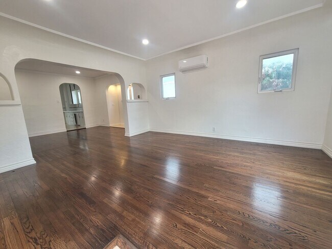 Building Photo - Harding Dr-628