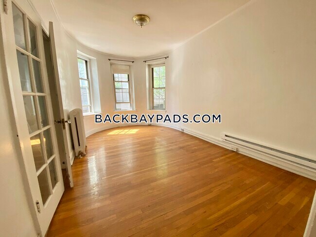 Building Photo - 48 Clearway St